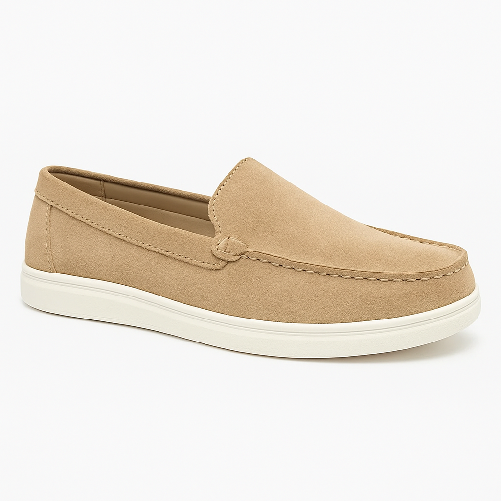 Slip-on loafers with rounded toe and flat sole
