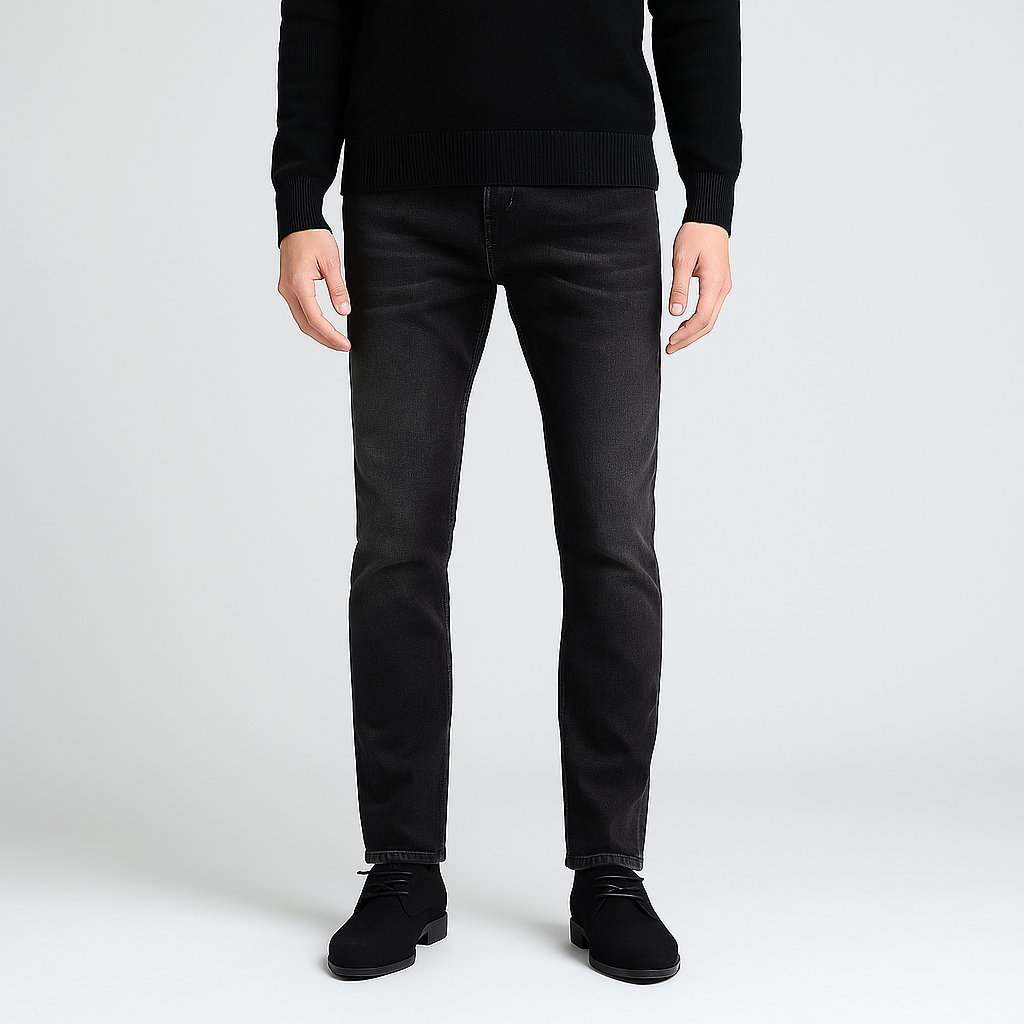 Formal lace-up shoes with pointed toe design