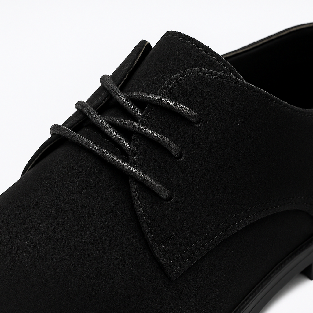 Formal lace-up shoes with pointed toe design