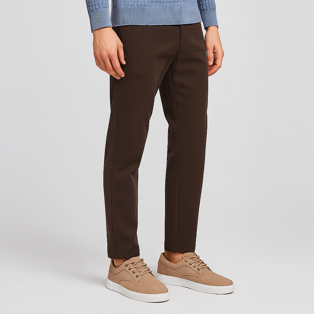 Casual lace-up trainer with thick sole